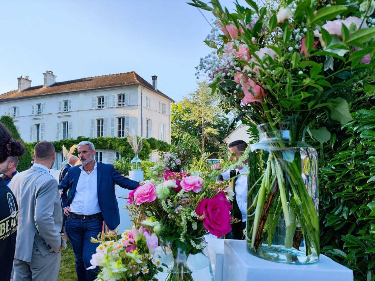 Chateau De Brinville Saint-Sauveur-sur-Ecole Εξωτερικό φωτογραφία